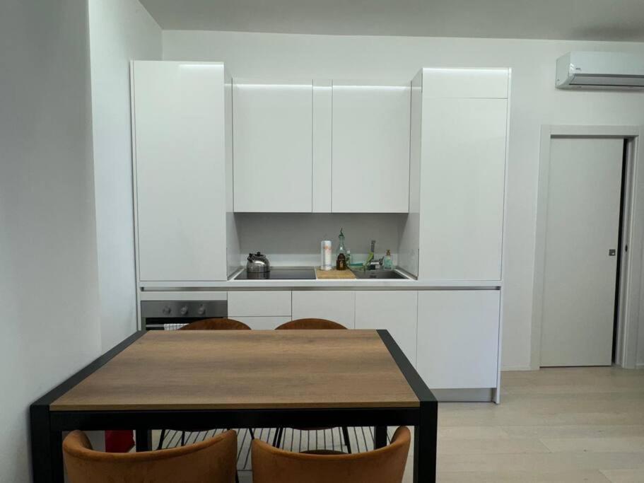Modern Apartment - Walking Distance To Milan Central Station Экстерьер фото