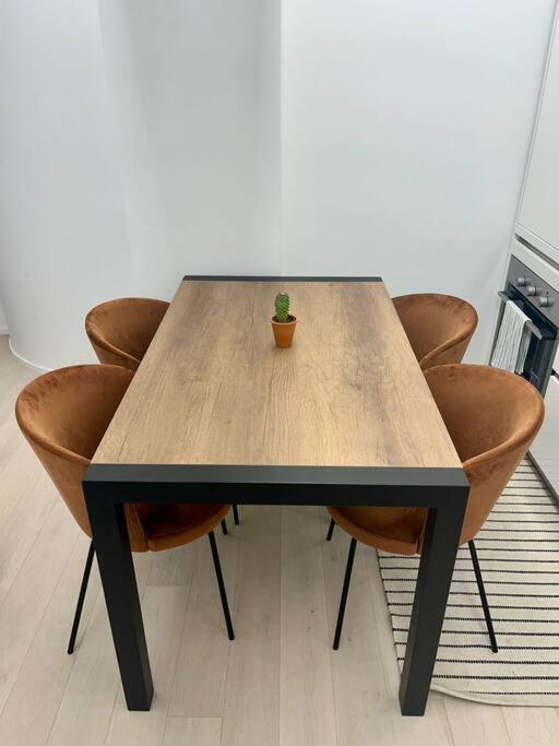 Modern Apartment - Walking Distance To Milan Central Station Экстерьер фото
