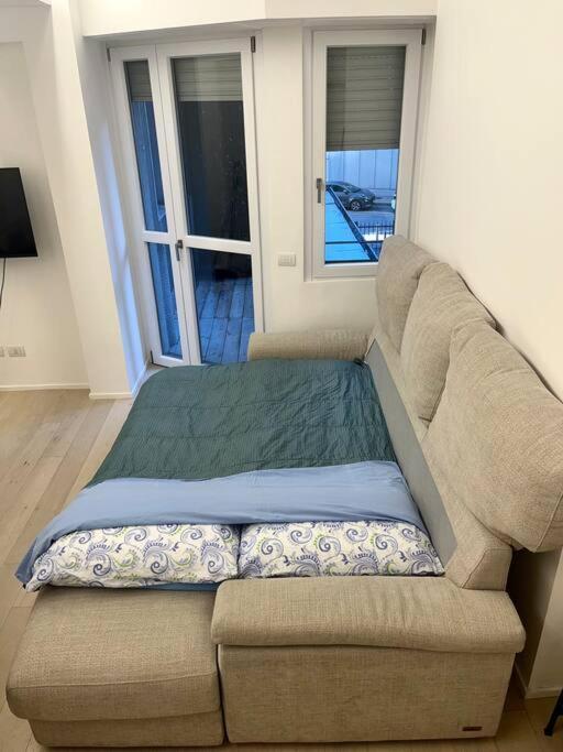 Modern Apartment - Walking Distance To Milan Central Station Экстерьер фото